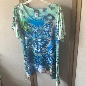 FINAL MARKDOWN Jostar Blue and Green Butterfly Print Tee medium